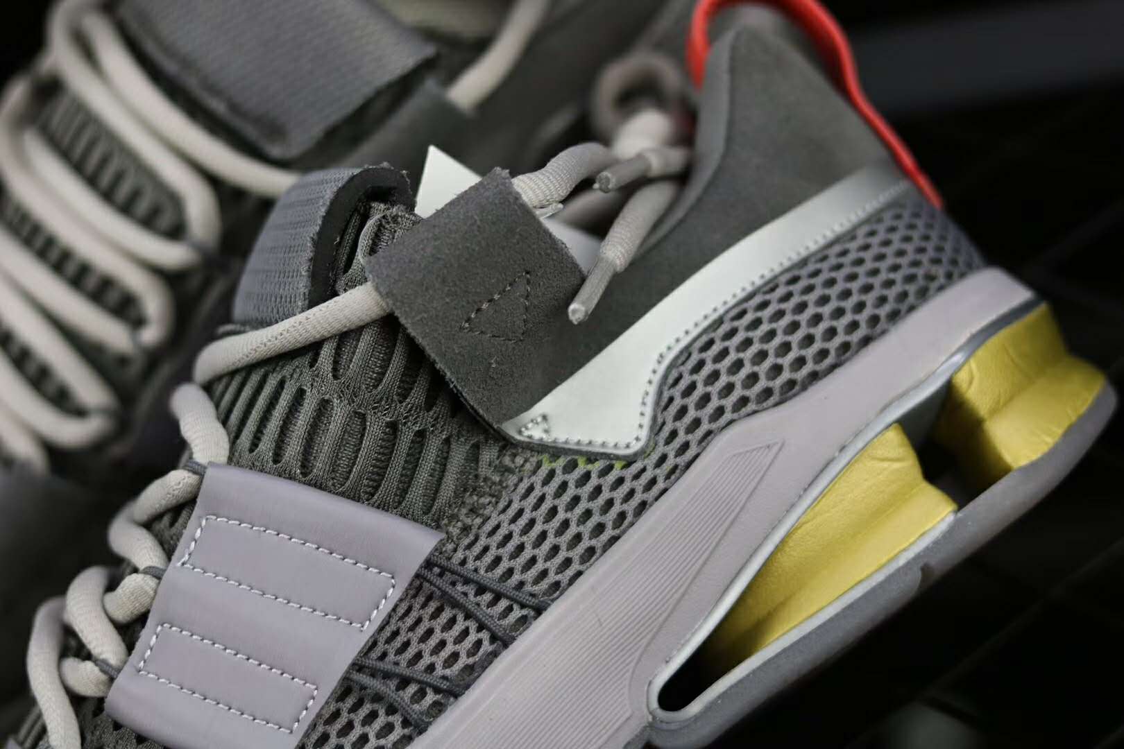 阿迪达斯ultraboostpb运动跑鞋介绍 (adidas阿迪达斯ultraboost 新款跑鞋)