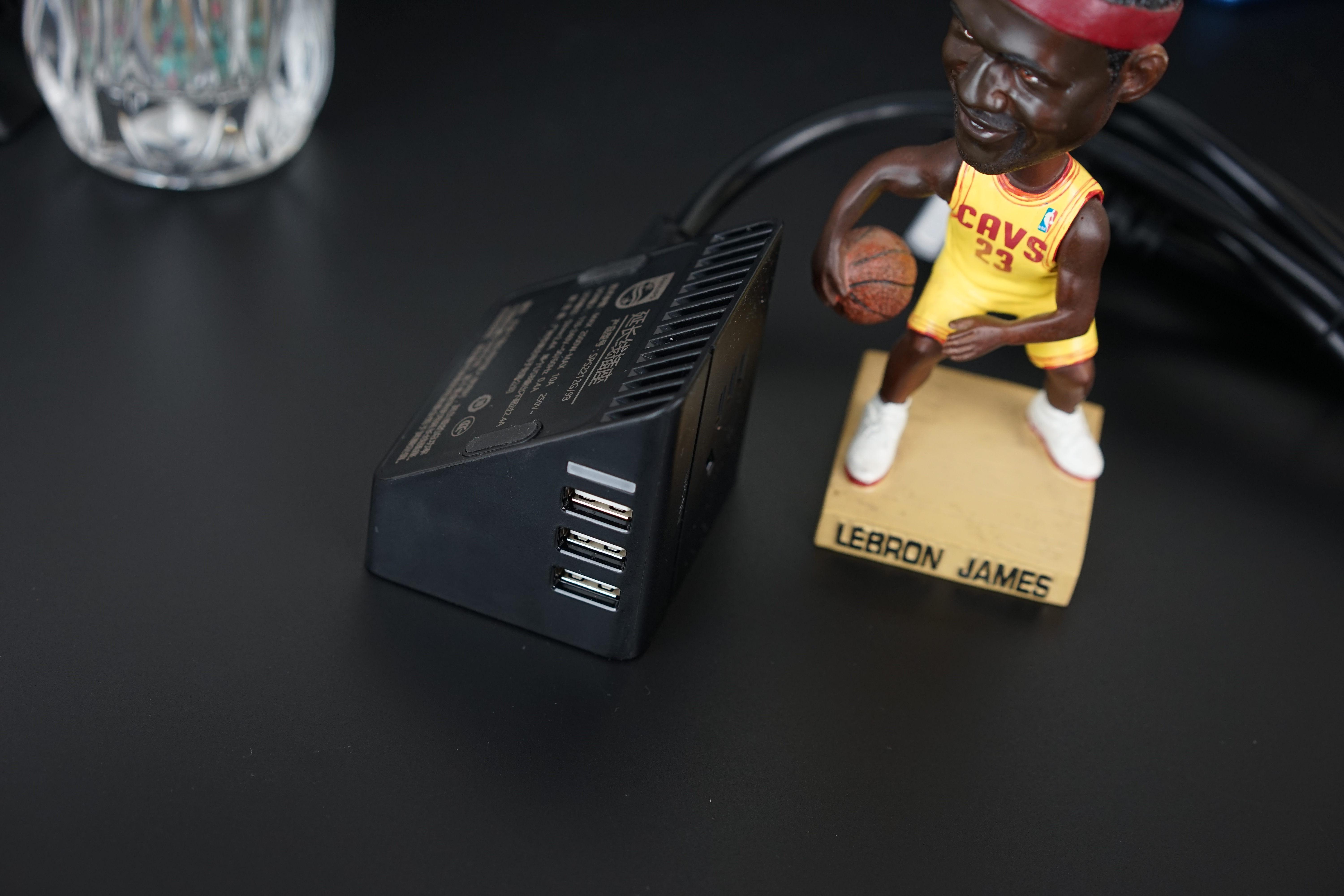 飞利浦超薄无线插座,多用插孔插座推荐飞利浦