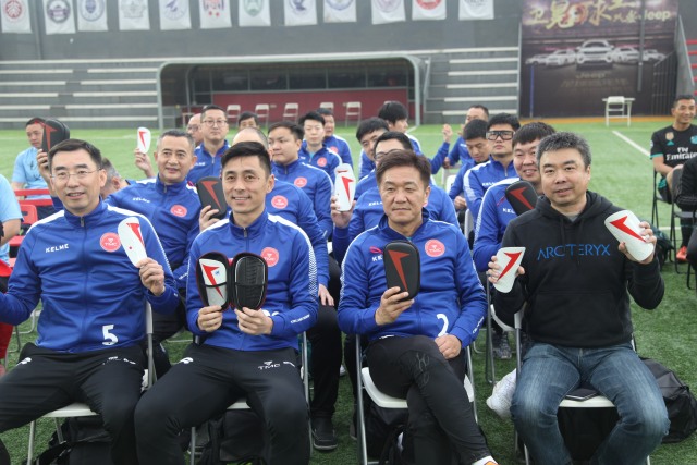 草根逆袭足球运动员,草根逆袭成为足球巨星