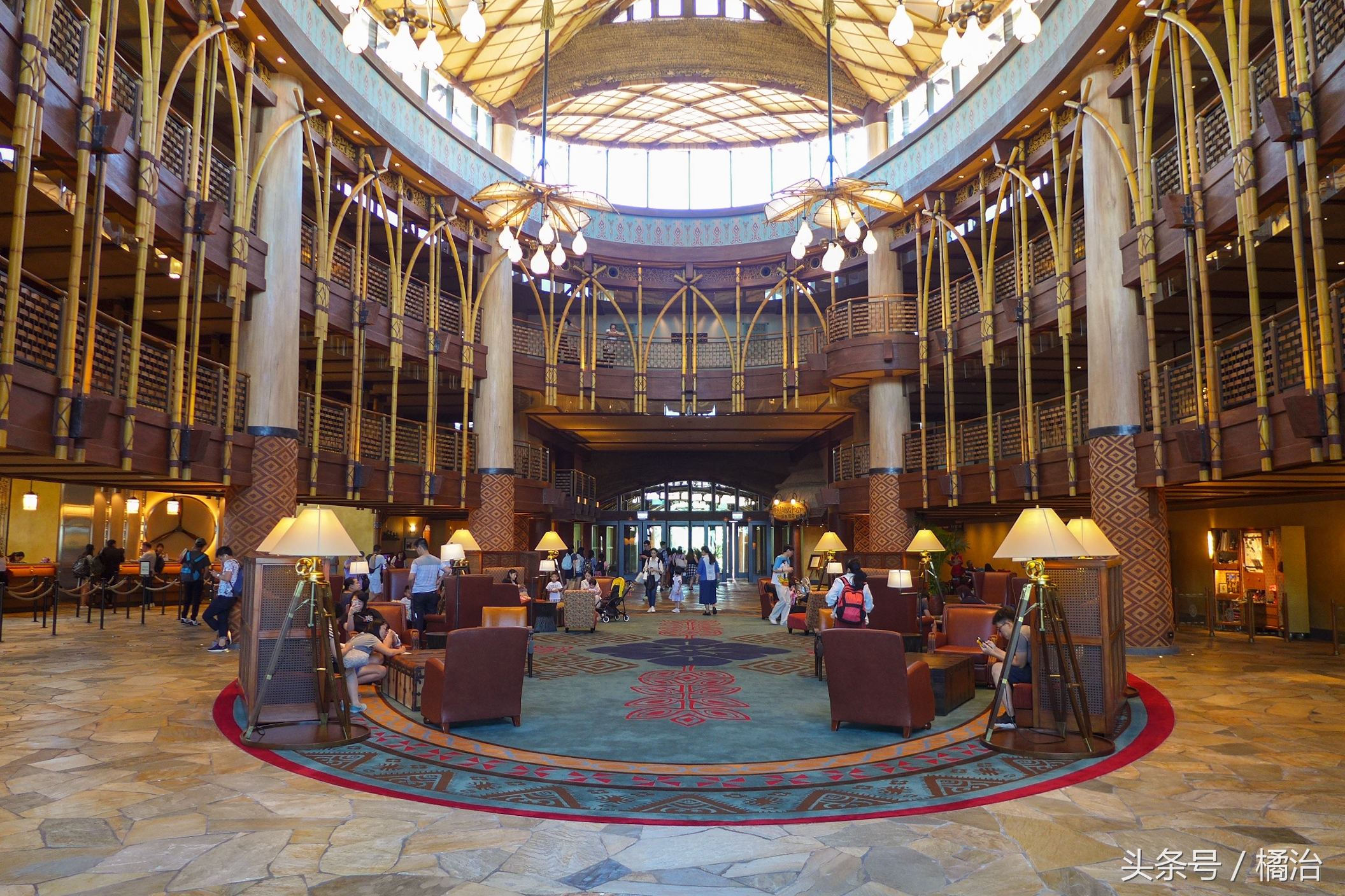 去香港迪士尼入住体验,香港迪士尼探索家酒店游泳池