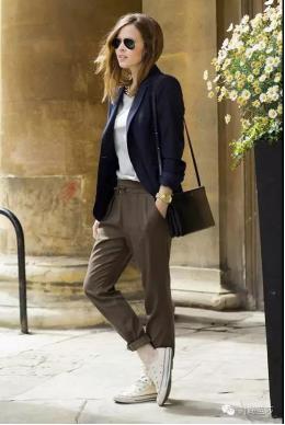 舒适又百搭的帆布鞋怎么穿都好看,帆布鞋时尚又百搭上脚特别好看