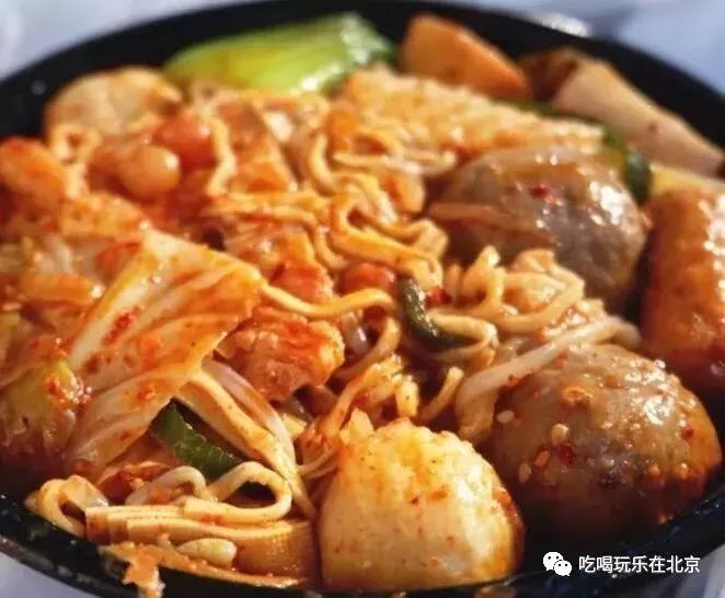 这么low的店，竟然这么多人抢着去吃