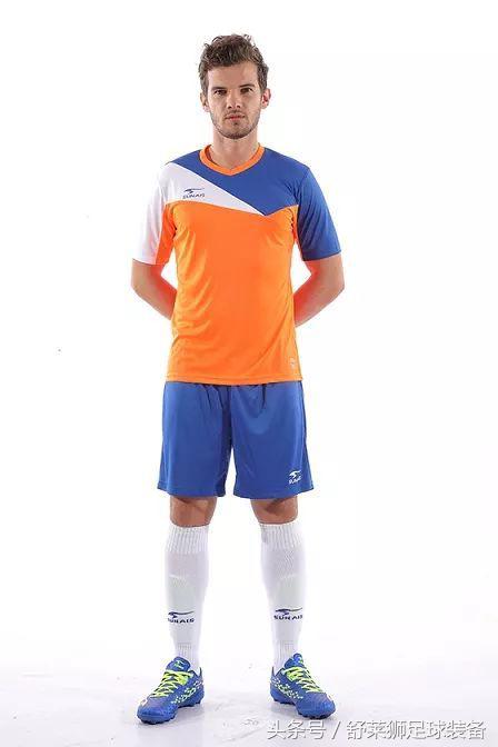 舒莱狮足球鞋国民足球鞋,为中国制造的足球鞋