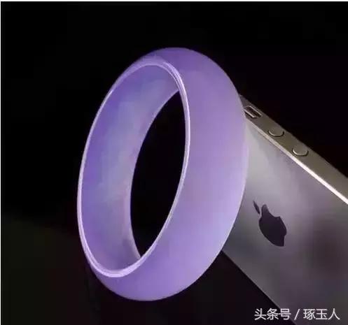 翁巴列场口紫罗兰翡翠,史上最顶级紫罗兰翡翠