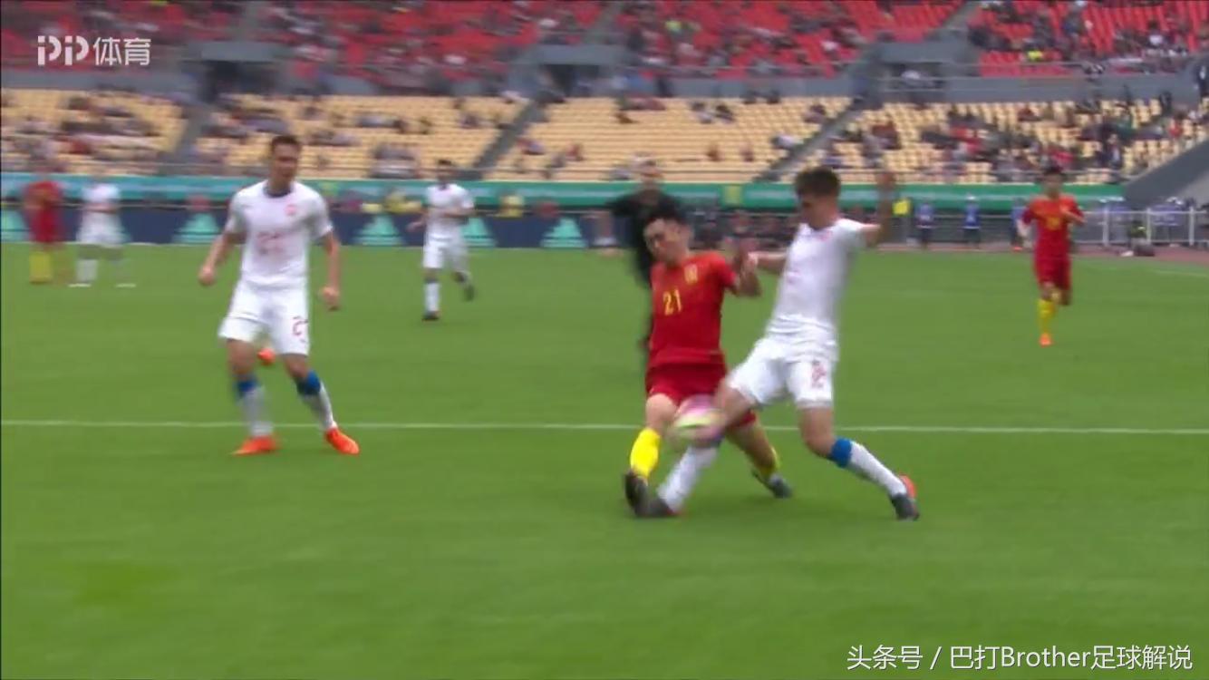 捷克内德维德接班人谈与国足比赛感受，对武磊印象深刻