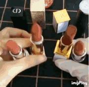 抖音上流出了女子现场伪造阿玛尼、CHANEL等大牌的短视频