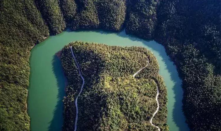媲美九寨沟的碧湖潭，被誉为萍乡小三峡，是不可错过的世外仙境