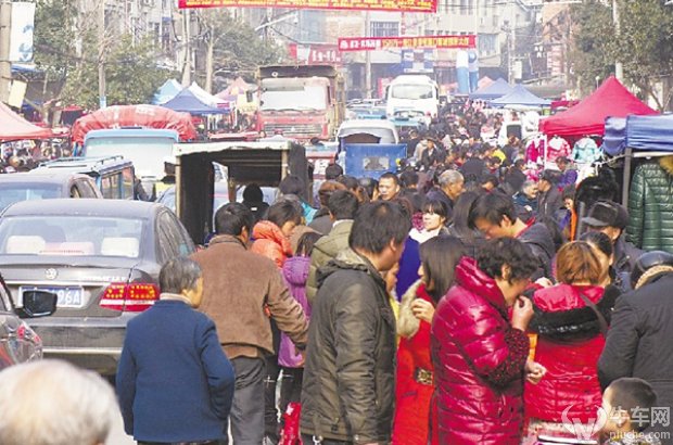 在县城开着小货车卖水果真实情况,小货车卖水果的真实经历