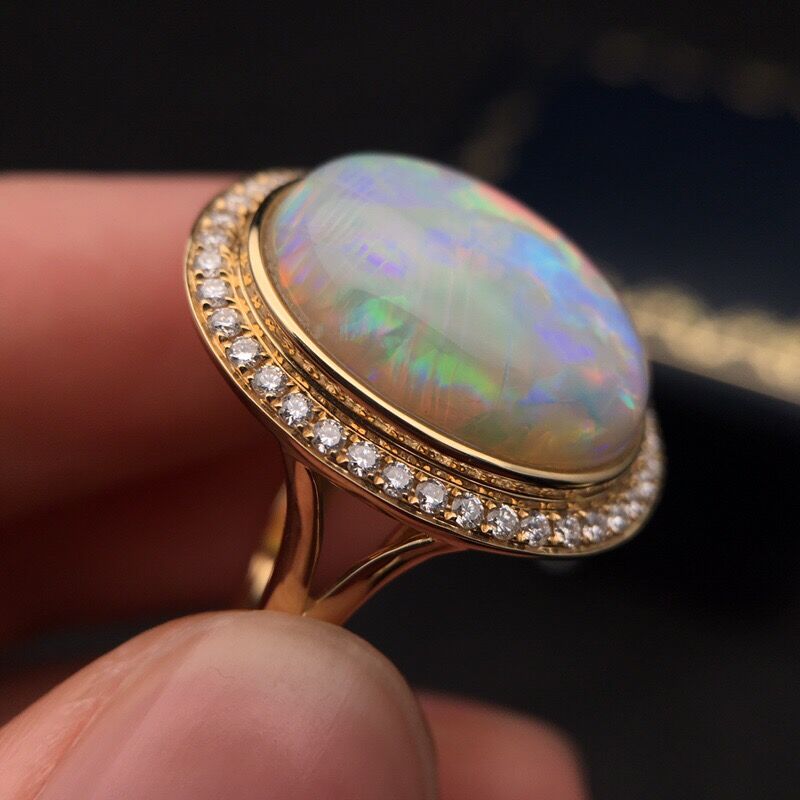 欧泊宝石什么材质,欧珀和欧泊是一个品牌吗