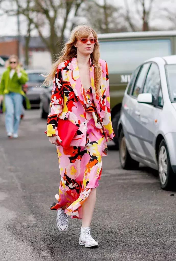 春夏小白鞋新款2022爆款百搭,百搭厚底小白鞋春夏