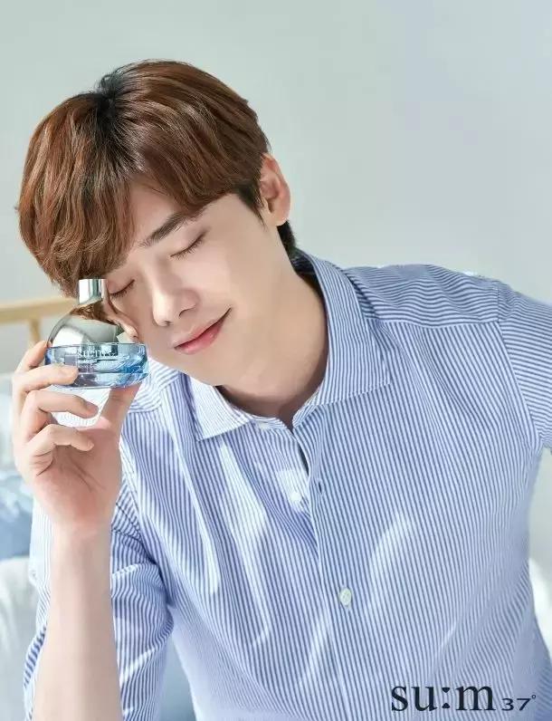 范丞丞代言wis面膜开箱,范丞丞春雨面膜什么时候上电视