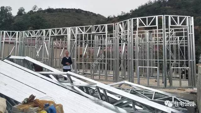 红砖价格一路狂飙,自建房用的红砖最新价多少钱一块