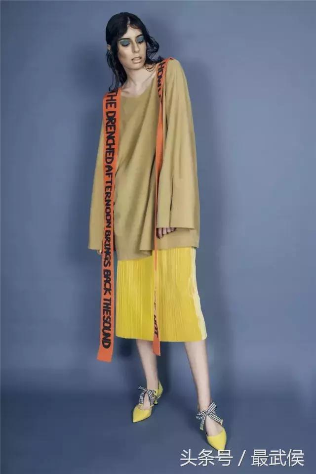 家门口一对鞋子,家门口发现一双女鞋