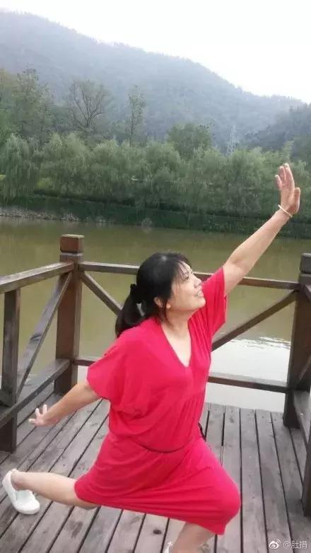 看完我妈拍的春游照片,我跟我爸都哭了……