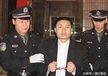 第一悍匪，五个女人为他卖命又*身卖**，八年杀害50人！