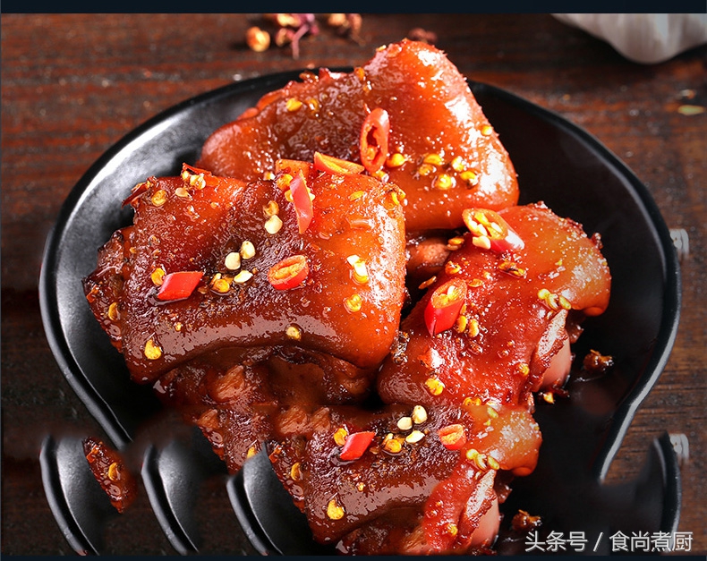 卤猪蹄怎么做才能又香又好吃,超好吃的卤猪蹄味美肉厚口感好