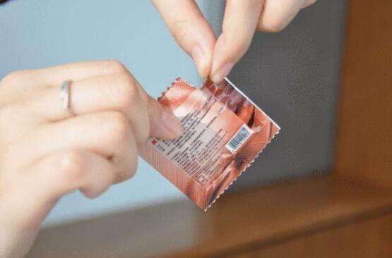 这才是避孕套的正确用法!很多人都戴错了,你是其中之一吗