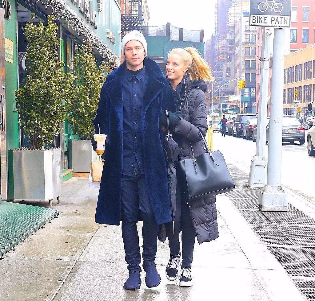 贾斯汀比伯前任赛琳娜,傻脸娜和贾斯汀比伯以前在一起