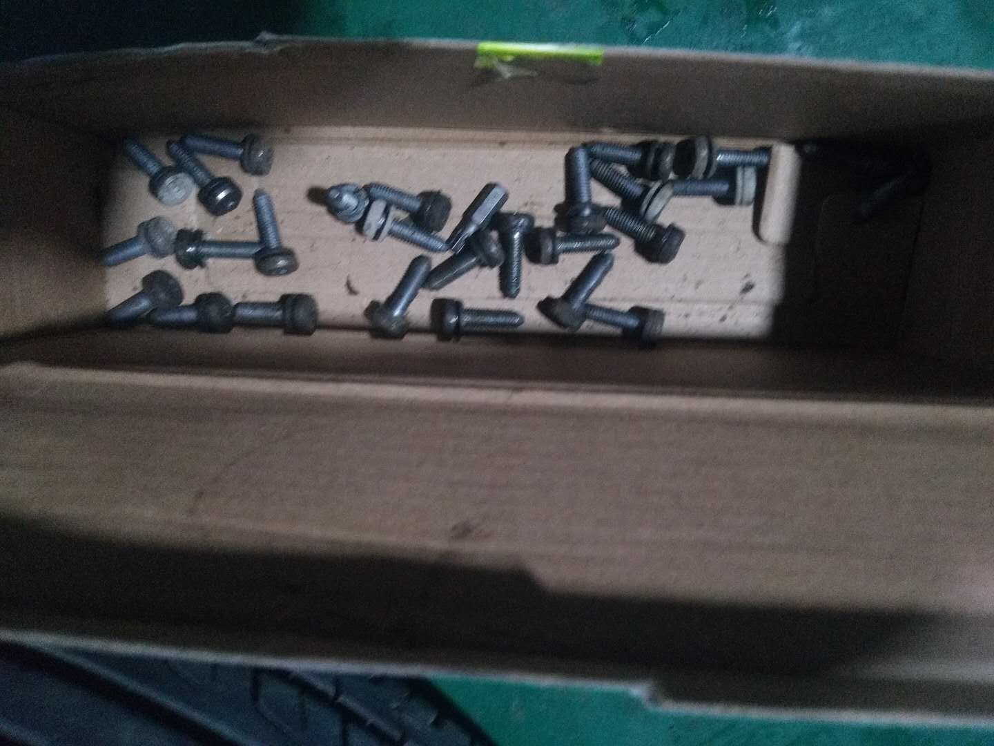 大众帕萨特领驭2.8更换变速箱油,大众新领驭手动挡换变速箱油