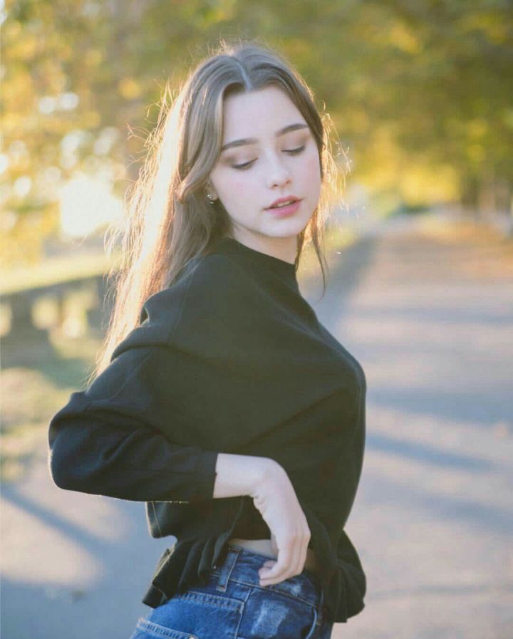 俄罗斯的女人为什么那么好看,俄罗斯的女人很好看英语怎么说