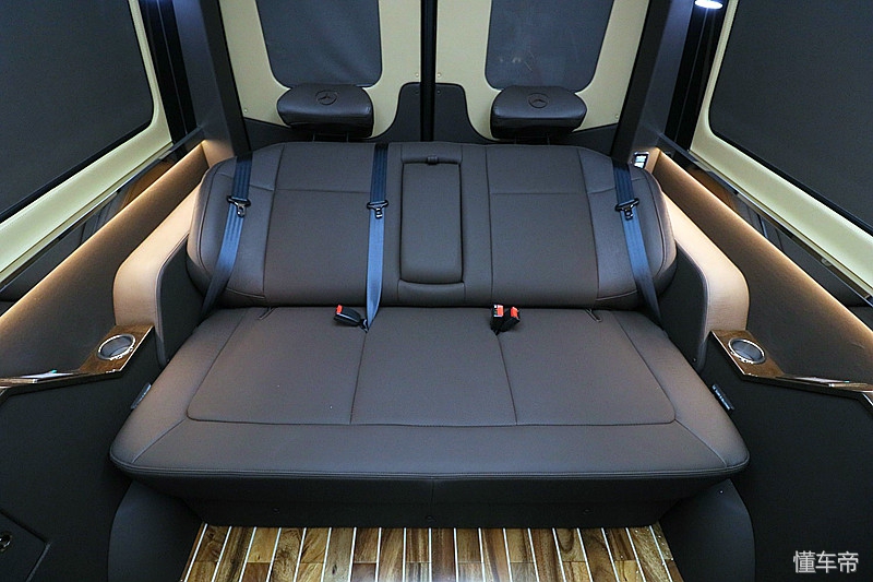 最豪华的奔驰商旅房车,奔驰加长版斯宾特房车2022款