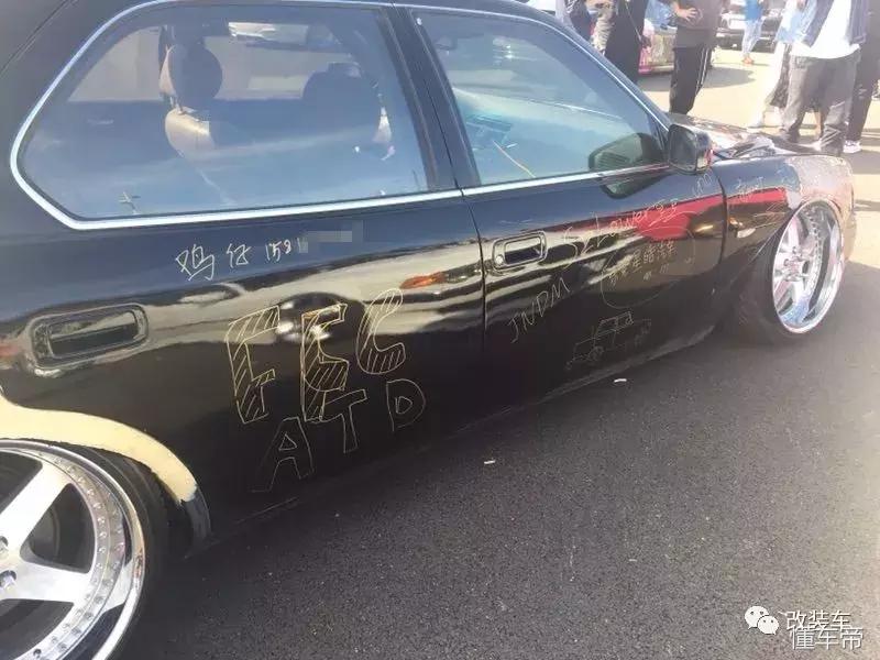 当年价值百万的凌志LS400被黄标报废，场面真是太残忍了！