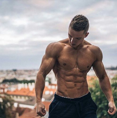 练习马甲线腹部酸疼肩膀直不起来,马甲线右侧不明显怎么改善