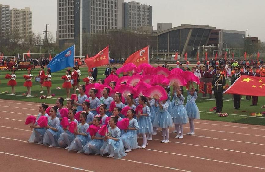 有趣的运动会小学生,一个运动会的游戏