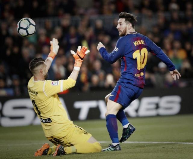 梅西10粒进球中5球为禁区外远射,梅西在五大联赛进球超越c罗