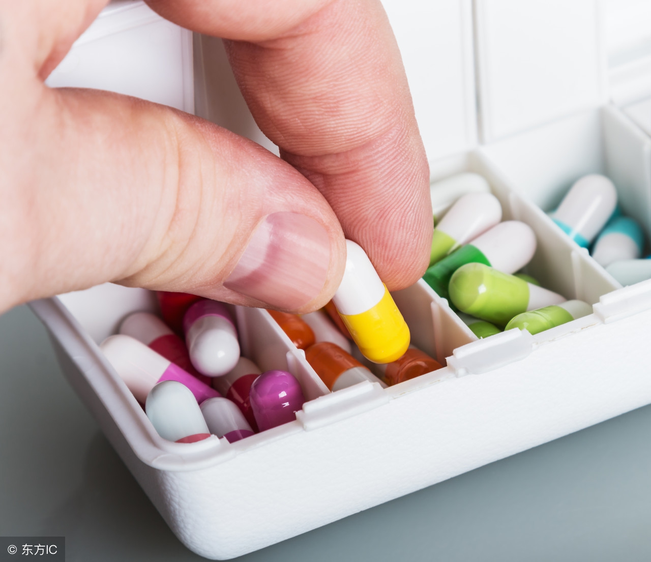 尿酸600建议一次吃多少mg非布司他,尿酸降至228非布司他片还要服多久