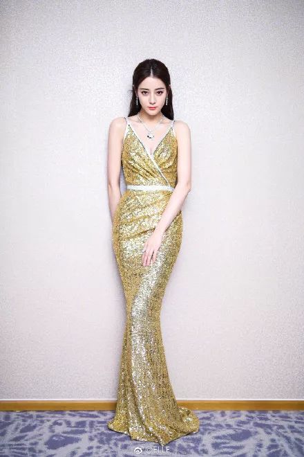 邓丽君和小鲜肉对话,为什么圆脸的邓丽君魅力无人能敌