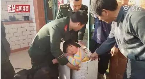 【三分钟法治新闻全知道】奇闻！特朗普“玩”出新高度，竟在白宫设立了一个神秘的宗教组织……