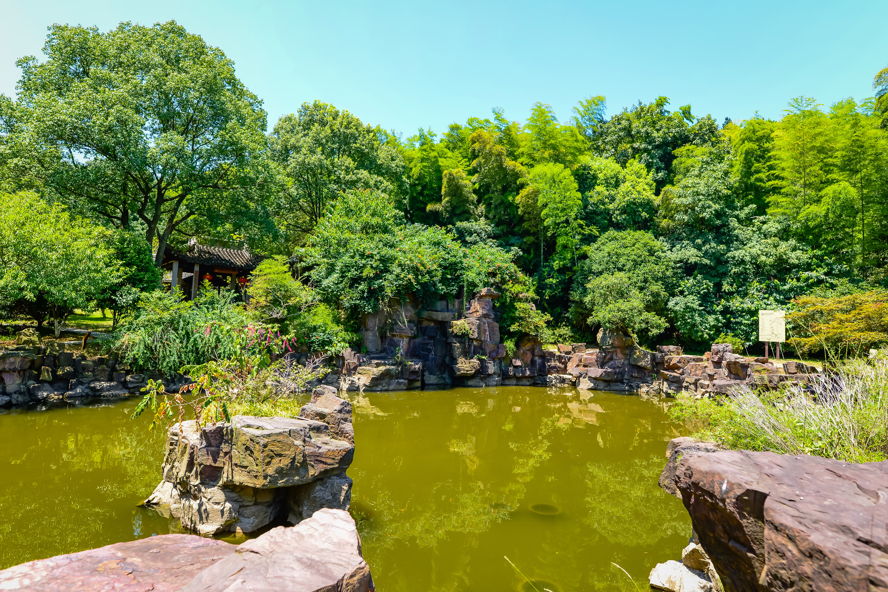 江南最神秘的景区，相传是建文皇帝的避难所，也是苏州第一道观