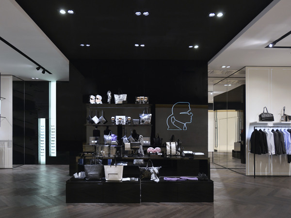 七匹狼5年来净利首次正增长，靠内衣袜子等一年卖出11亿元