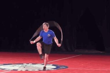 运动去双下巴赘肉神器,健身房哪些器材减蝴蝶袖