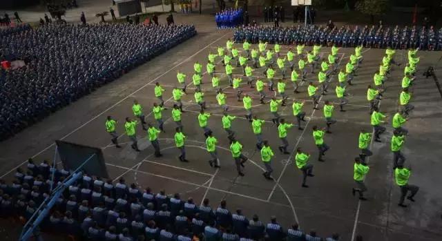 中国的监狱长什么样子现代,中国监狱里面是什么样子