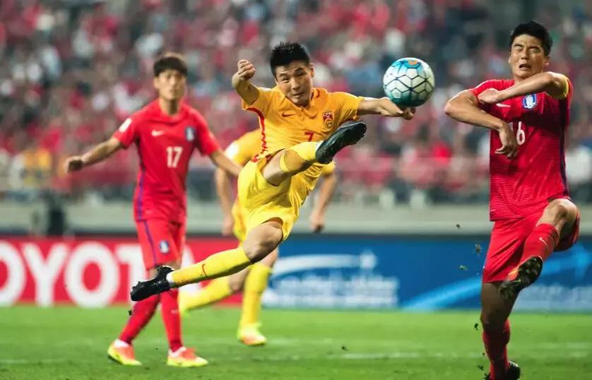 韩国队长：我们02年神奇逆转了意大利！国足球迷：你太不要脸了！