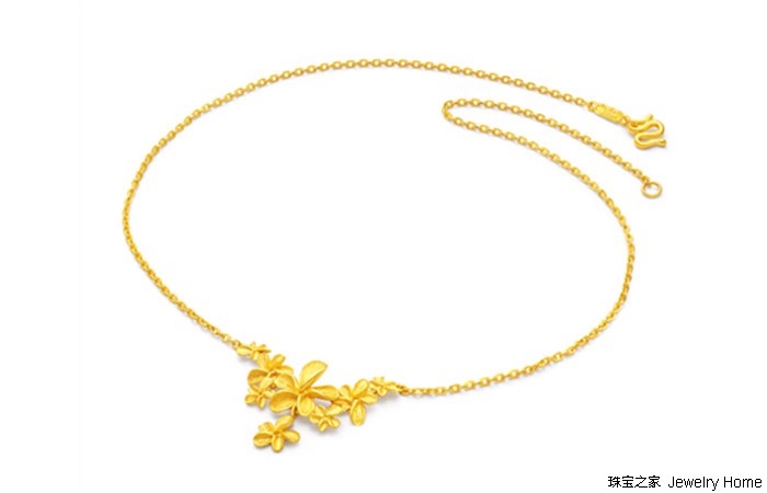 如何自己戴上项链,自己如何给自己戴项链