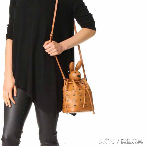 旅行箱是聚碳酸酯好还是pc材质好,聚碳酸酯行李箱结实吗