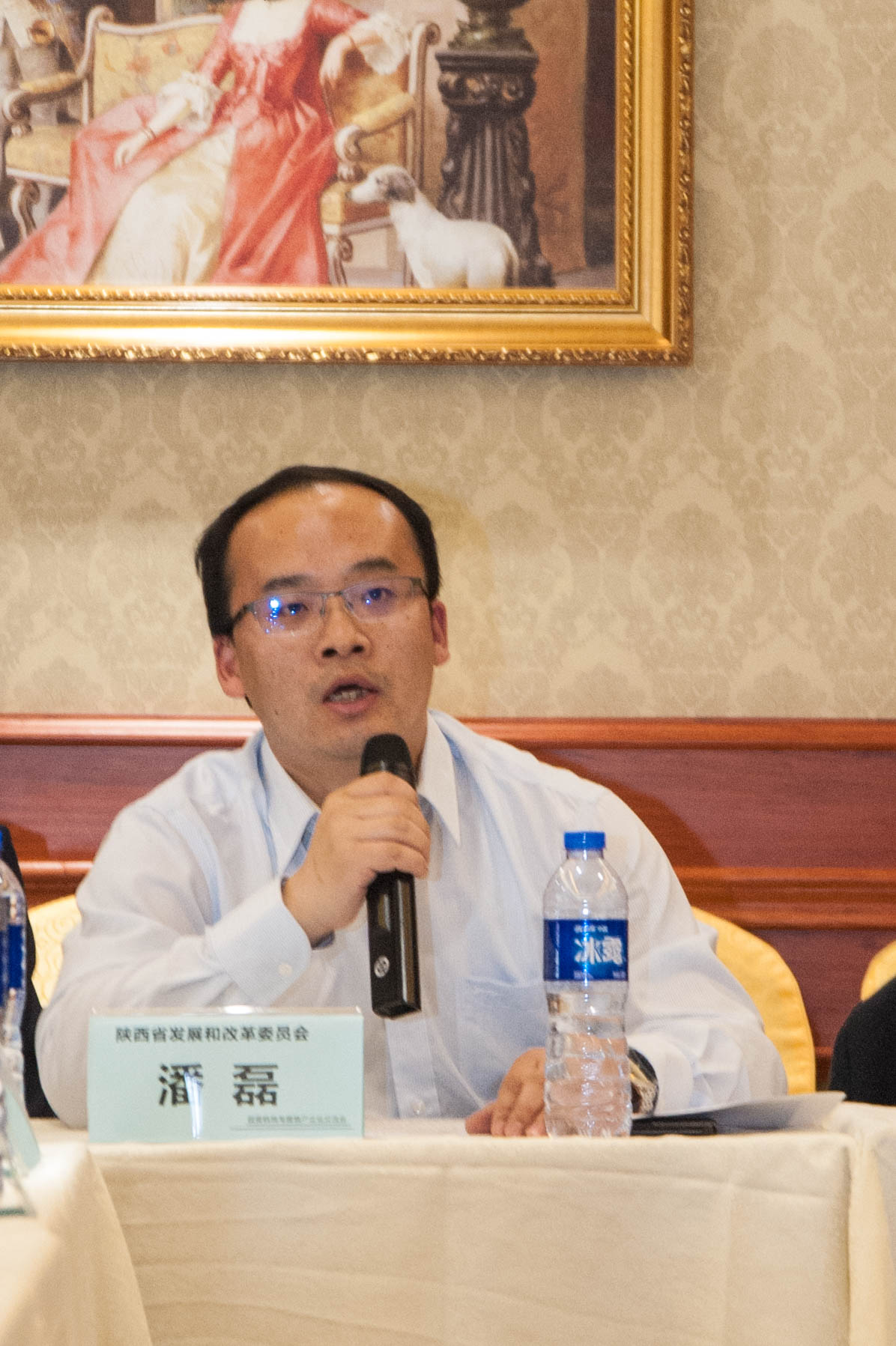 在陕西省创业投资与房地产行业交流会上,李瑞斌乔伟分别讲了话