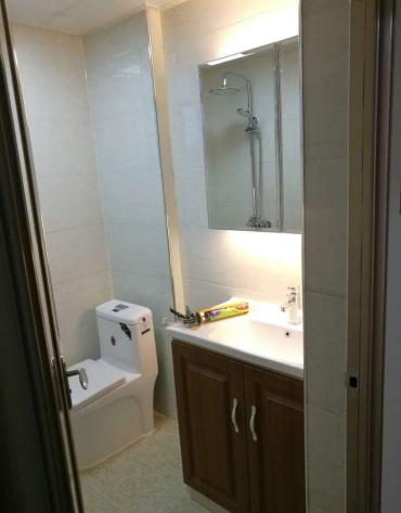 农村小伙做橱柜视频,穷小伙制作水泥砖