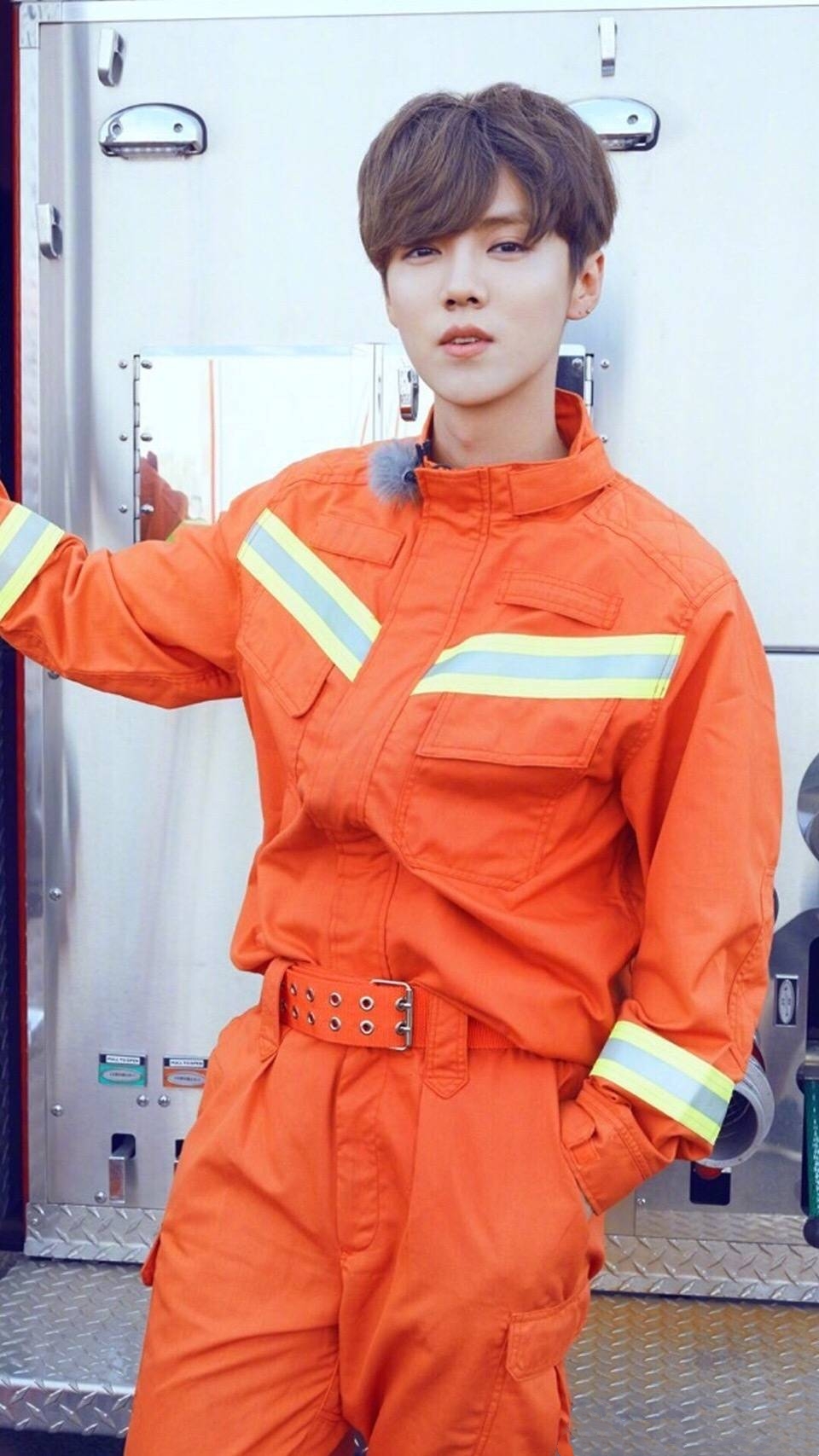 鹿晗壁纸全屏高清,鹿晗壁纸高清帅气动漫