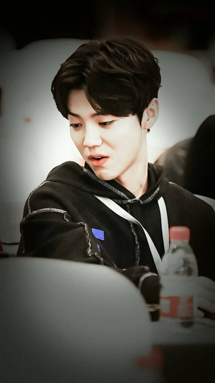 鹿晗壁纸全屏高清,鹿晗壁纸高清帅气动漫