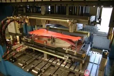 靠热冲压技术,这家企业从西班牙小公司做到全球领军!