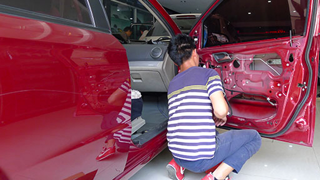 自来水老客户雪佛兰乐风更换车载导航与升级汽车音响!昆明静丰