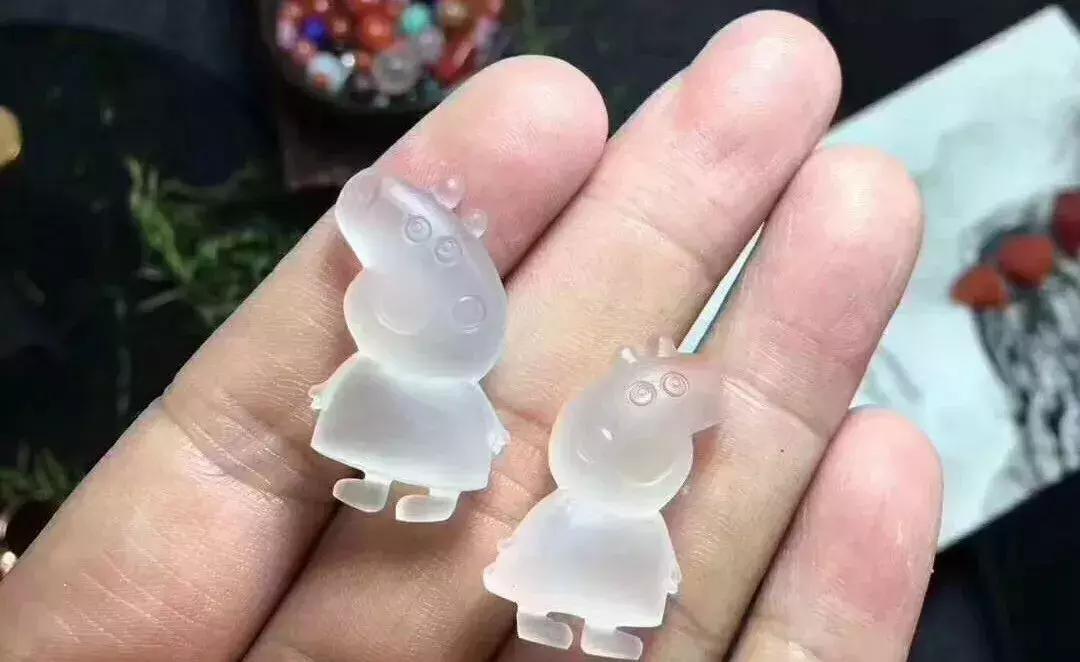 小猪佩奇第一次跳高,小猪佩奇进了妙妙屋