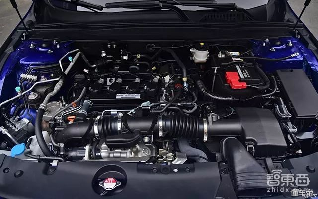 本田雅阁10代半官方指导价,本田雅阁10代18款260二手