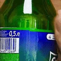 因作弊，小哥被逼*光脱**衣服裸考……