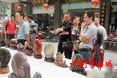 最齐全的全国奇石交易市场 (最真实的奇石市场在哪儿呢)