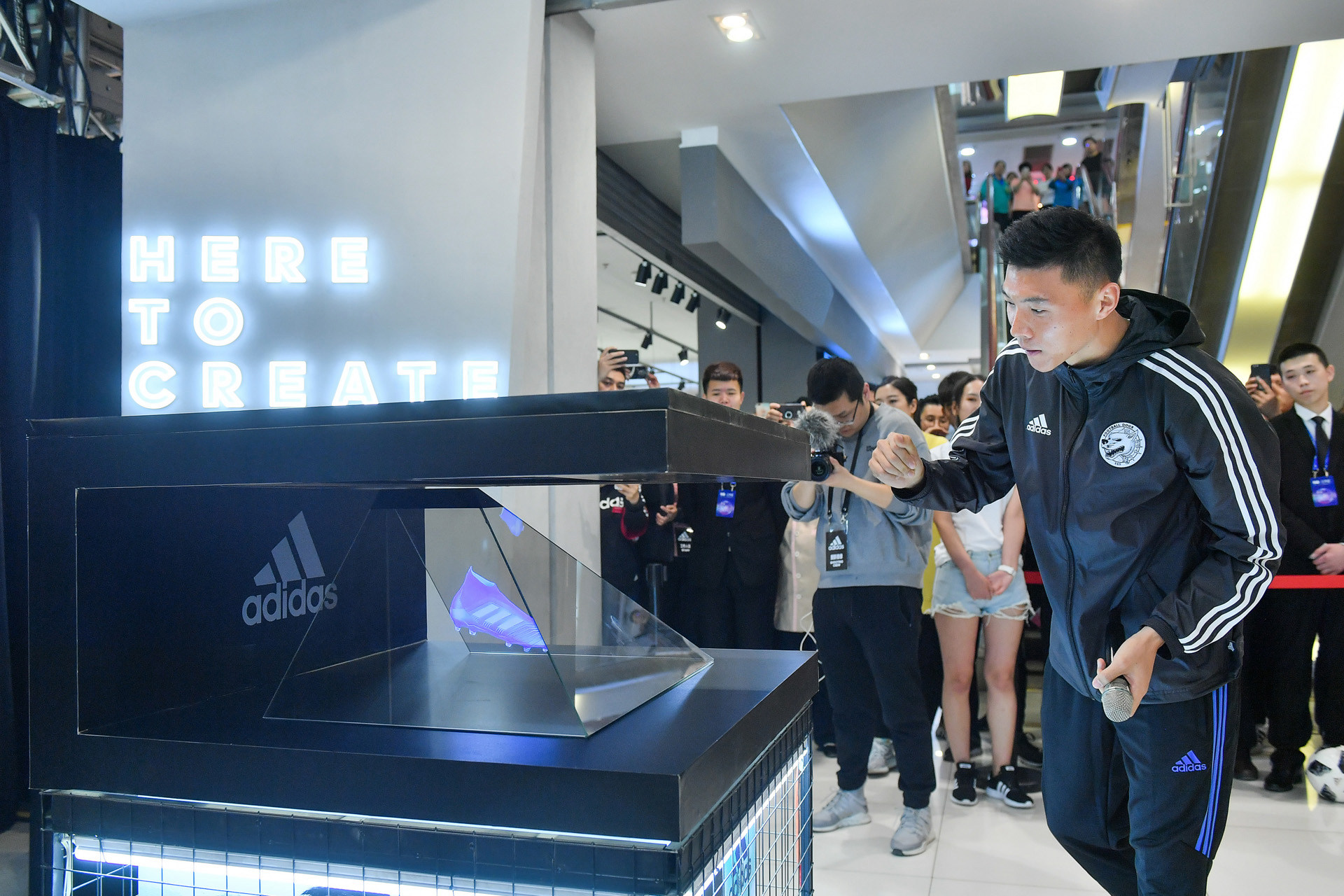 北京阿迪达斯足球球衣专卖店,全球首家阿迪达斯足球旗舰店